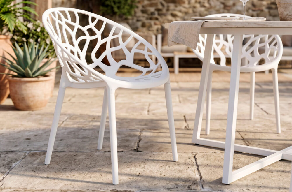 Silla Dolce en polipropileno blanco, interior y exterior